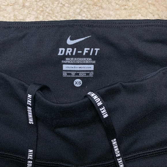 Capri Nike Leggings - Picture 3 of 5